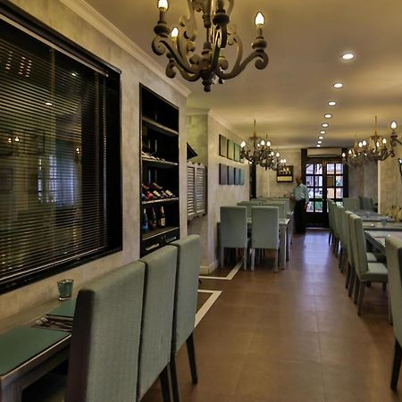 La Maison By Dia Hotels And Homes Panaji Exteriör bild